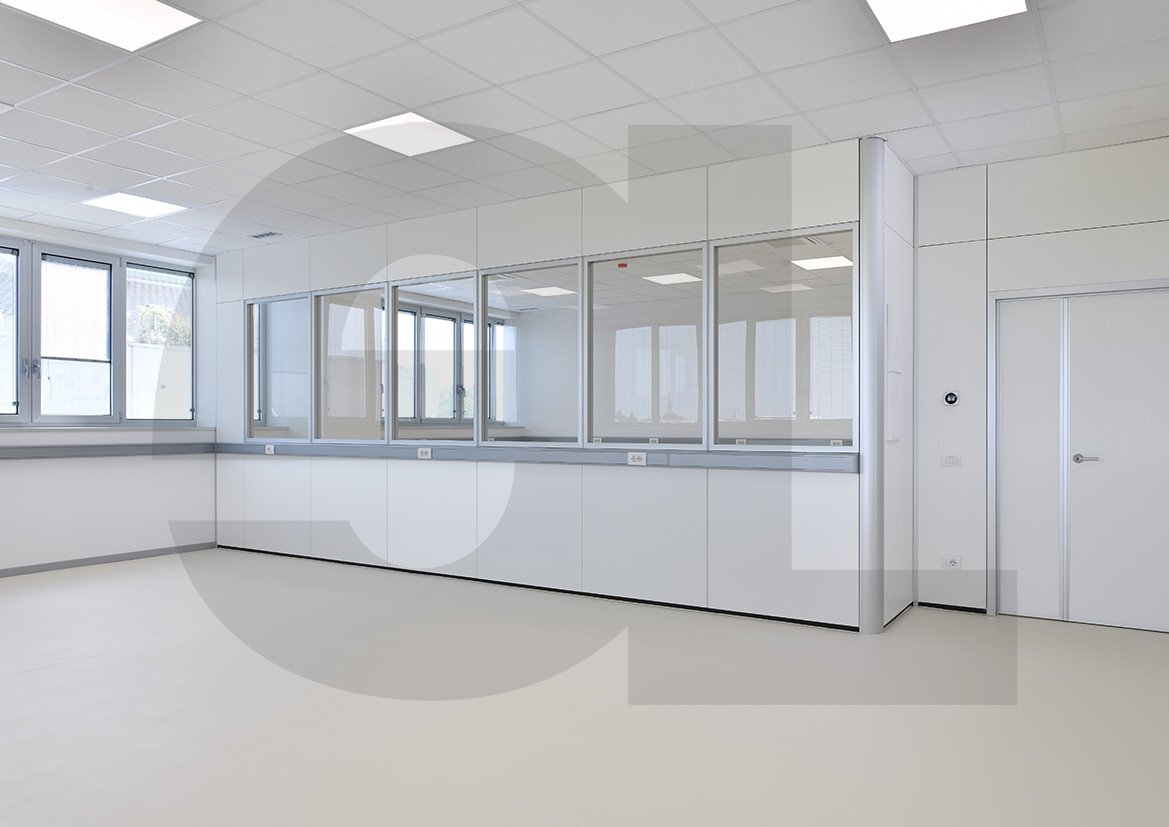 Padova &ndash; Pareti in vetro e arredo uffici